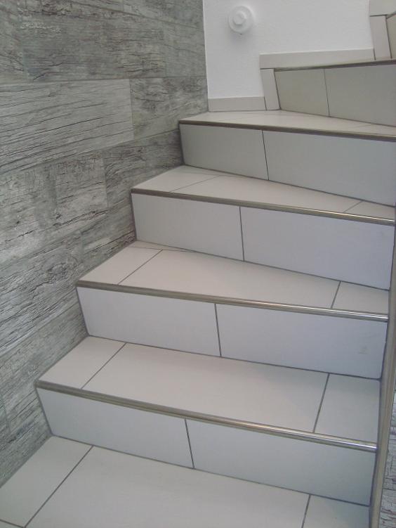 Treppe mit Platten Plattenleger Silikonfugen 6
